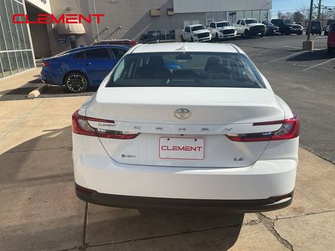 Used 2025 Toyota Camry LE image 6
