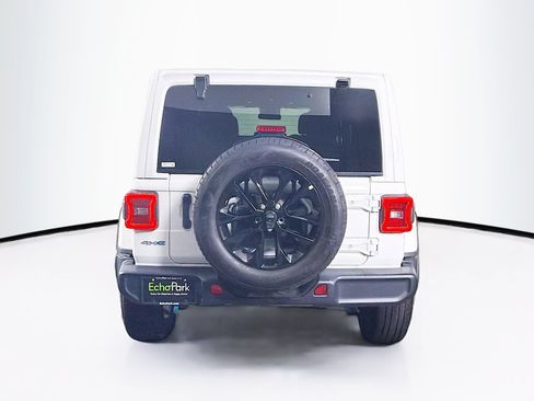 Used 2024 Jeep Wrangler Unlimited Sahara AWD/4WD image 7