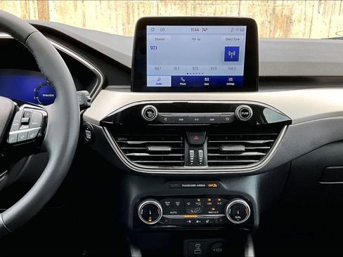 Used 2022 Ford Escape SEL w/ Technology Package FWD image 7