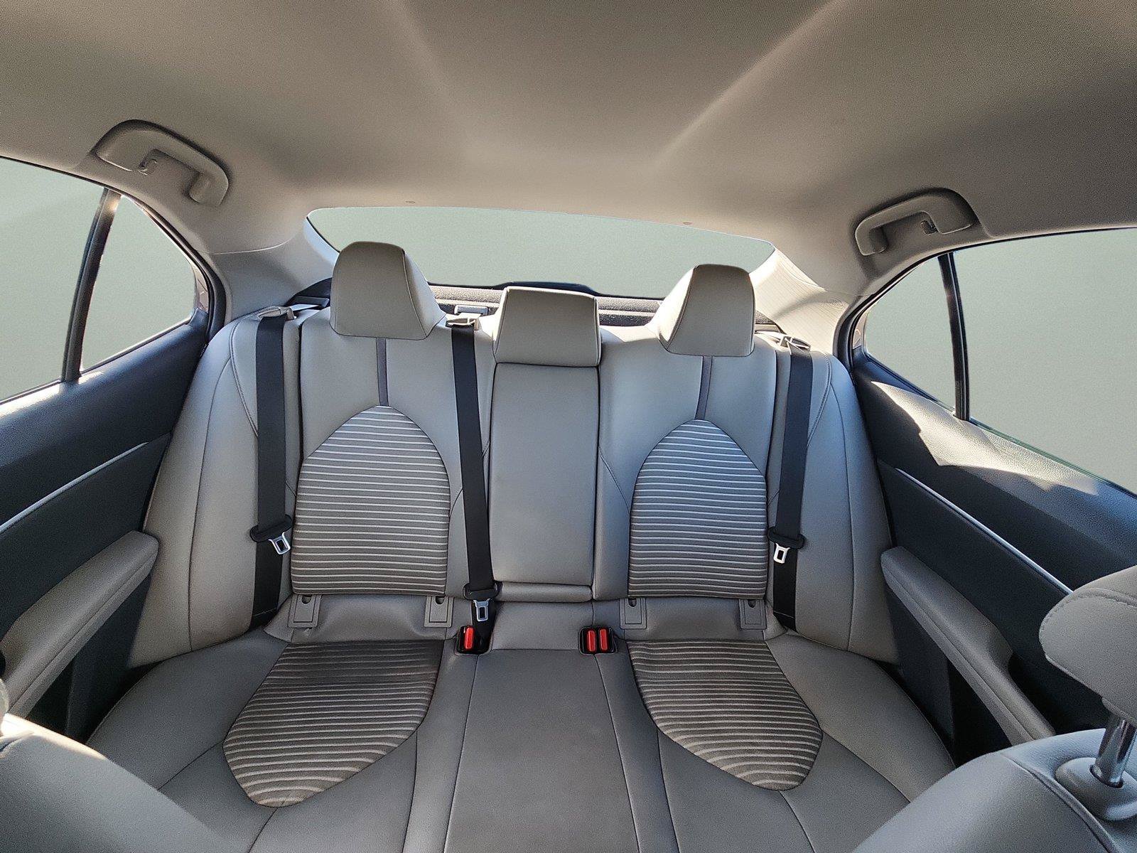 Used 2019 Toyota Camry SE FWD image 29