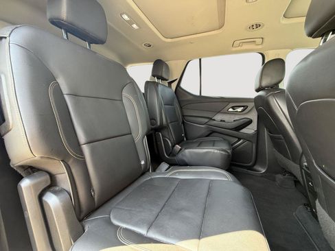 Used 2021 Chevrolet Traverse RS AWD/4WD image 25