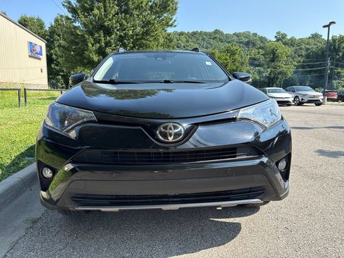 Used 2018 Toyota RAV4 Adventure AWD/4WD image 2