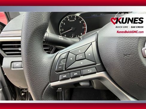 Used 2025 Nissan Altima 2.5 SV FWD image 18