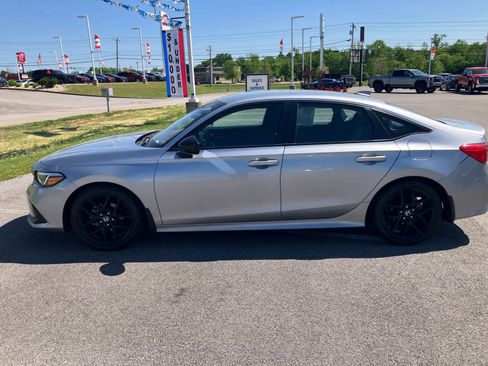 Used 2023 Honda Civic Sport image 4