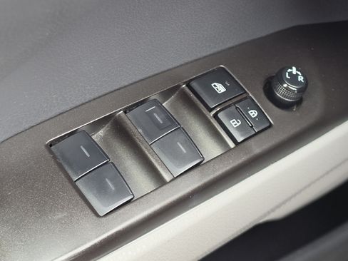 Used 2024 Toyota Camry SE FWD image 13