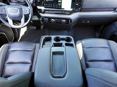 Used 2025 GMC Sierra 1500 SLT AWD/4WD image 34