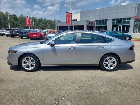 Used 2025 Honda Accord LX image 2