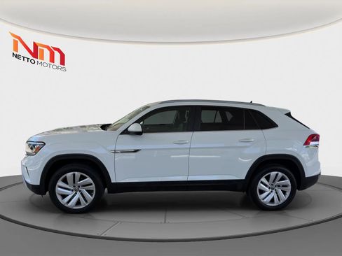 Used 2020 Volkswagen Atlas Cross Sport SE FWD image 2
