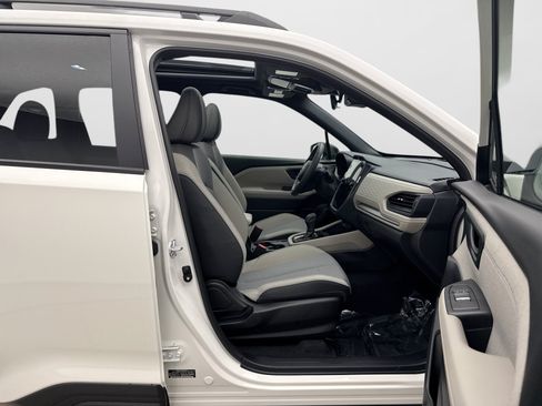 Used 2025 Subaru Forester Premium AWD/4WD image 17