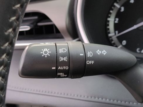 Used 2021 Toyota Highlander XLE FWD image 27