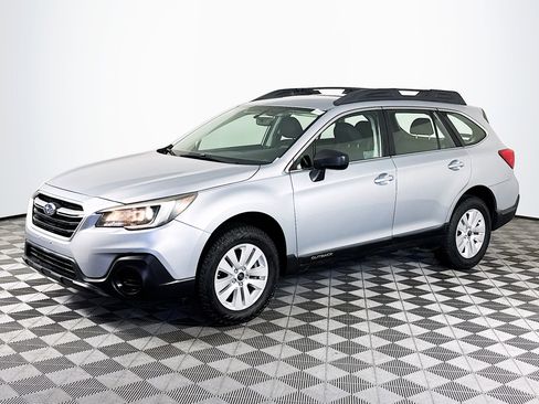 Used 2018 Subaru Outback 2.5i AWD/4WD image 4