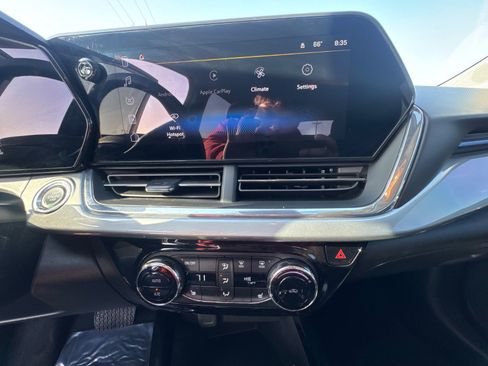 Used 2024 Chevrolet Trax LT w/ Driver Confidence Package FWD image 22