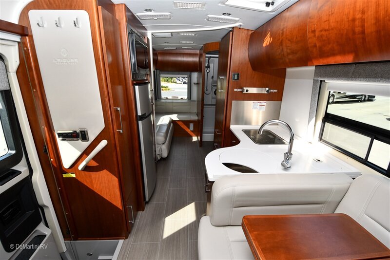 Used 2018 Mercedes-Benz Sprinter 3500 image 4