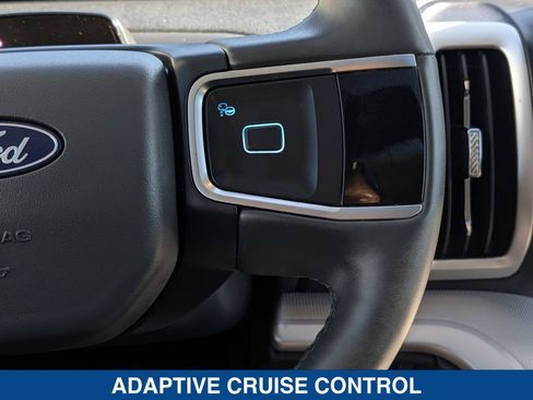 Used 2025 Ford Expedition Active image 30