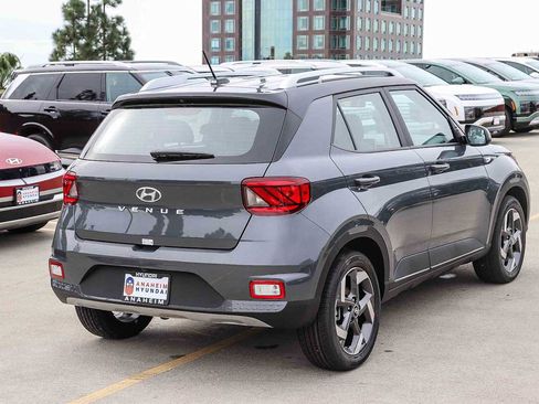 New 2026 Hyundai Venue SEL FWD image 7