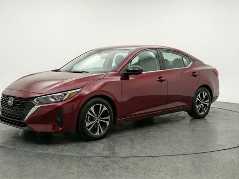 Used 2025 Nissan Sentra SV image 3