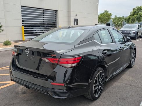 Used 2025 Nissan Sentra SR FWD image 2