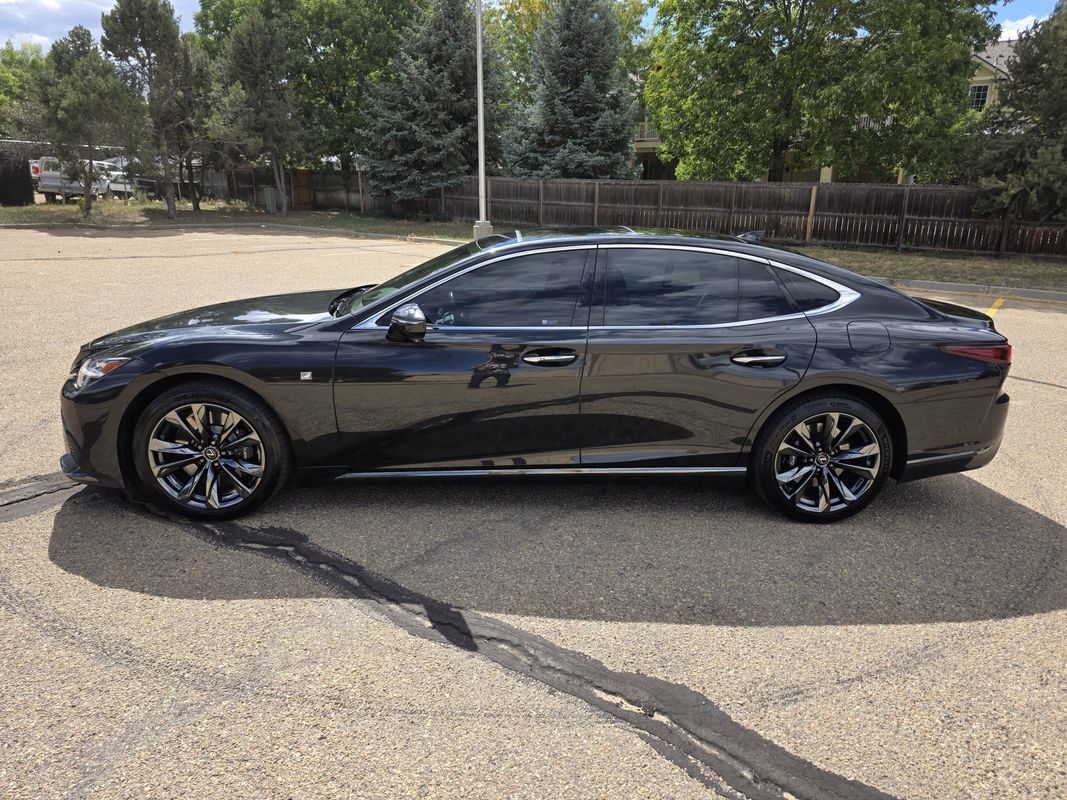 Used 2023 Lexus LS 500 F Sport w/ Accessory Package (Z1) AWD/4WD image 2