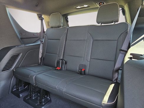Used 2026 Chevrolet Tahoe Premier AWD/4WD image 17