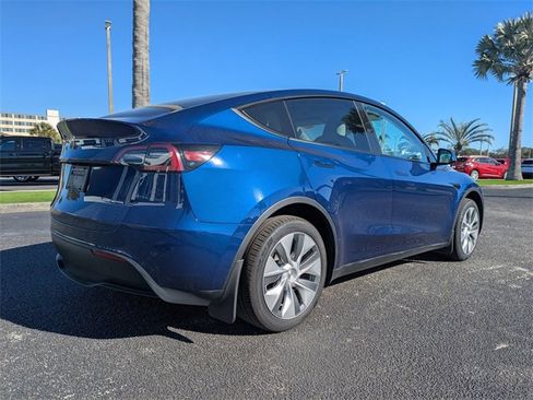 Used 2023 Tesla Model Y Long Range image 4
