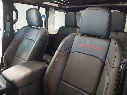 Used 2024 Jeep Wrangler Unlimited Rubicon image 4