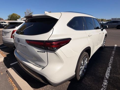 Used 2020 Toyota Highlander Limited FWD image 5