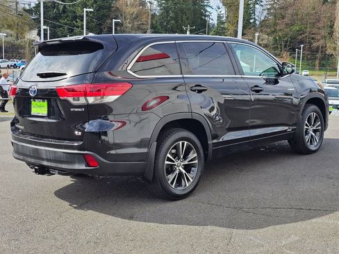 Used 2018 Toyota Highlander LE image 7