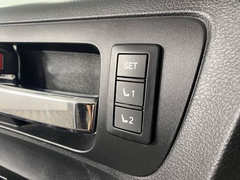Used 2021 Toyota Tundra Platinum AWD/4WD image 22