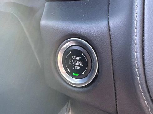 Used 2024 Chevrolet Suburban LT image 40