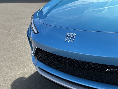 Used 2025 Buick Envista Sport Touring w/ Convenience I Package FWD image 31