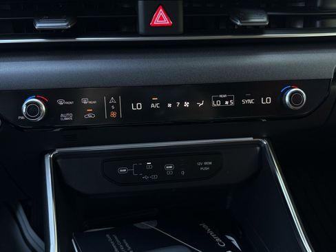 New 2026 Kia Carnival EX FWD image 32