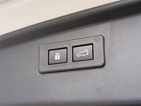 Used 2022 Subaru Outback Limited AWD/4WD image 12