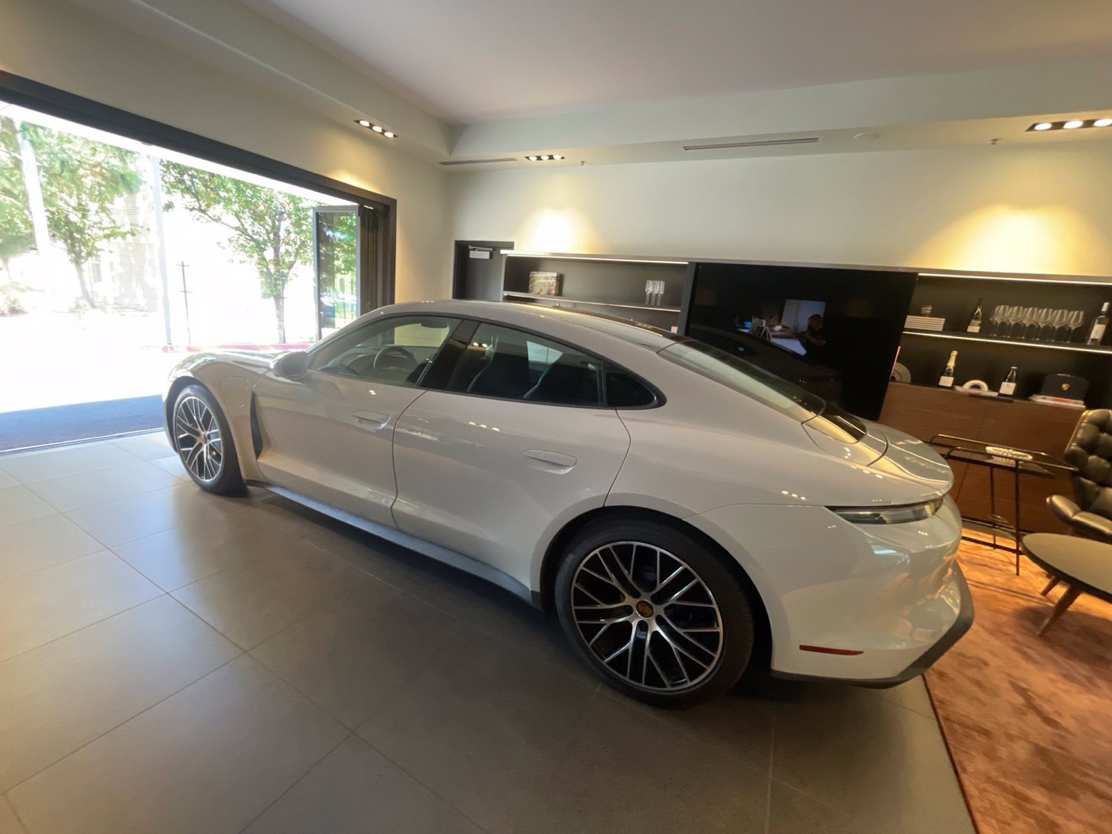 Certified 2024 Porsche Taycan w/ Premium Package RWD image 6