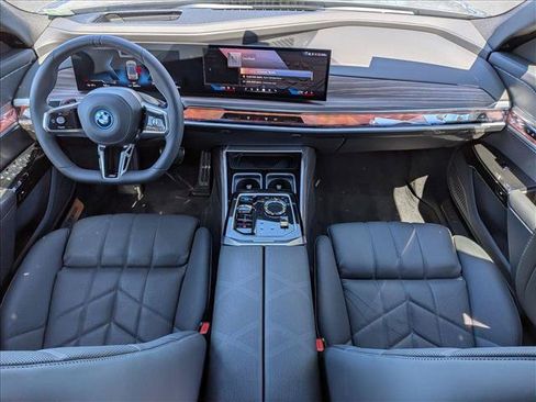 Used 2026 BMW i7 xDrive60 AWD/4WD image 19
