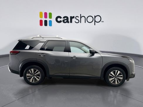 Used 2023 Nissan Pathfinder SL image 6