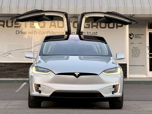 Used 2016 Tesla Model X Performance AWD/4WD image 3