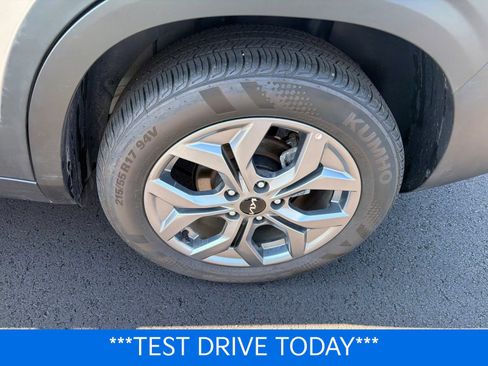 Certified 2024 Kia Seltos S FWD image 12