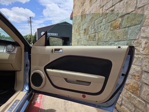 Used 2006 Ford Mustang GT RWD image 7