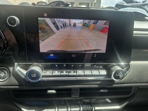 Used 2024 Chevrolet Colorado LT w/ LT Convenience Package II RWD image 12