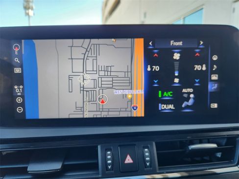 Used 2022 Lexus ES 300h Ultra Luxury image 16