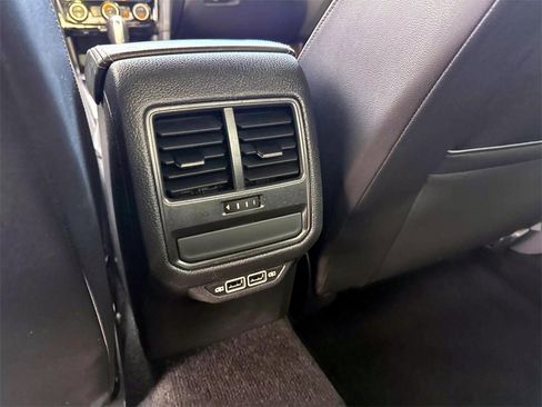 Used 2020 Volkswagen Passat 2.0T R-Line image 13