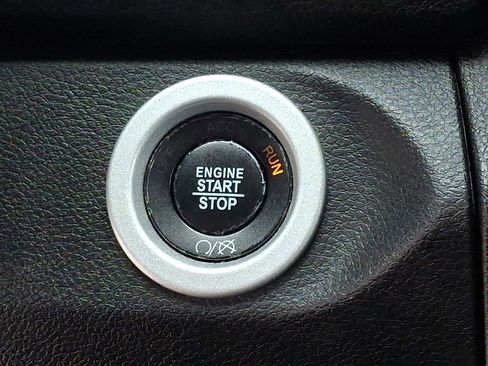 Used 2017 RAM 1500 Limited image 24