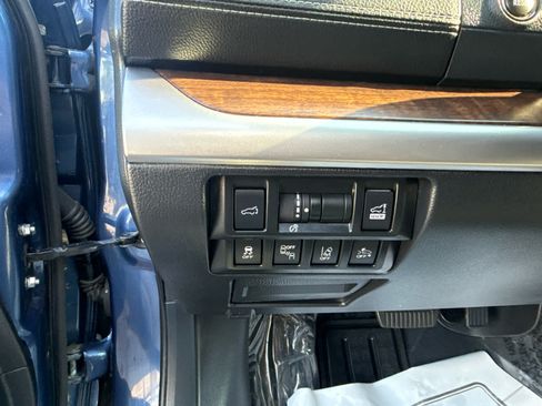 Used 2019 Subaru Outback 2.5i Limited AWD/4WD image 19