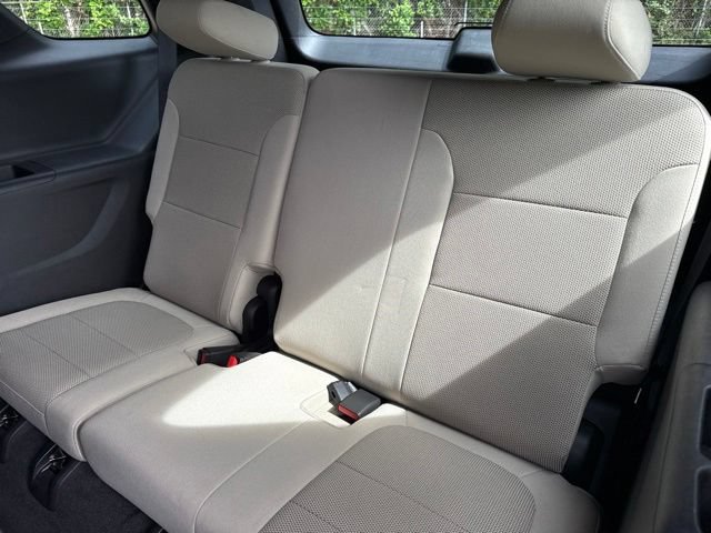 Used 2022 Chevrolet Traverse LS FWD image 23
