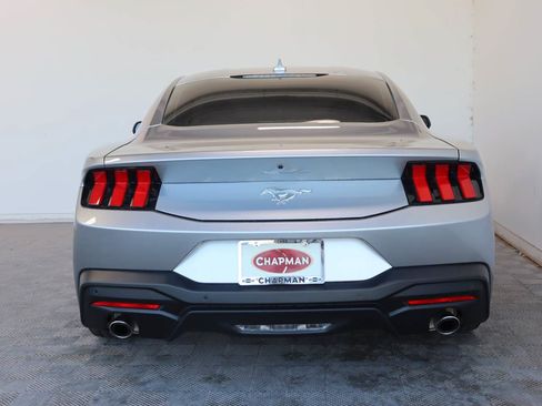 Used 2025 Ford Mustang Premium RWD image 6