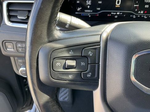 Used 2022 GMC Yukon XL Denali image 12