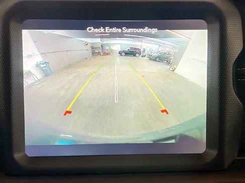 Used 2023 Jeep Wrangler Unlimited Sahara AWD/4WD image 10