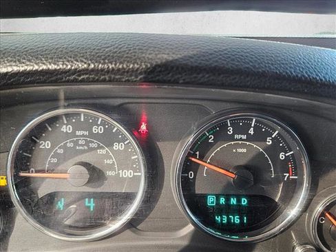 Used 2014 Jeep Wrangler Unlimited Rubicon w/ Connectivity Group image 10