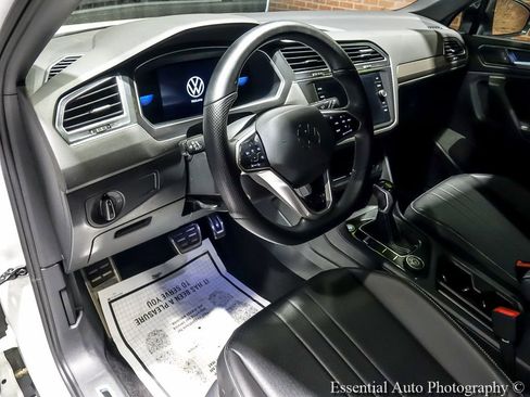 Used 2023 Volkswagen Tiguan SE R-Line AWD/4WD image 14
