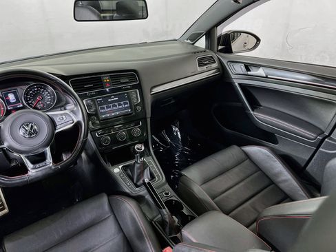 Used 2017 Volkswagen GTI SE FWD image 23